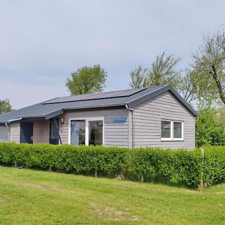 Het Dobbertje, Charmant Houten Huisje Sint Maartensvlotbrug Bagian luar foto