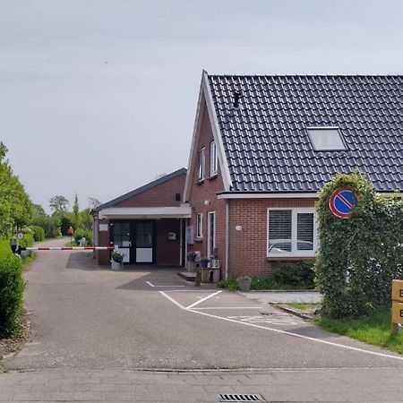 Het Dobbertje, Charmant Houten Huisje Sint Maartensvlotbrug Bagian luar foto