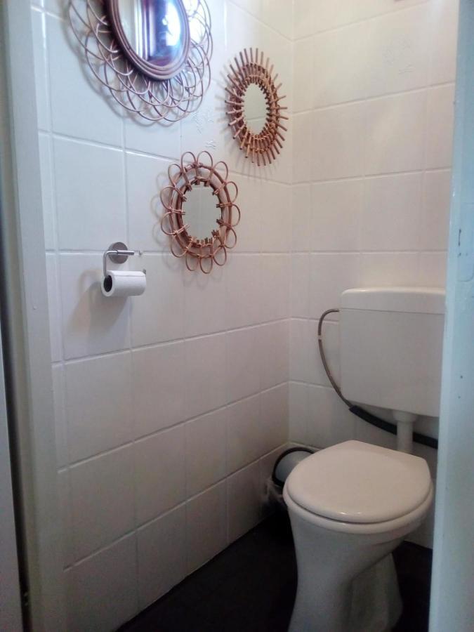 Het Dobbertje, Charmant Houten Huisje Sint Maartensvlotbrug Bagian luar foto