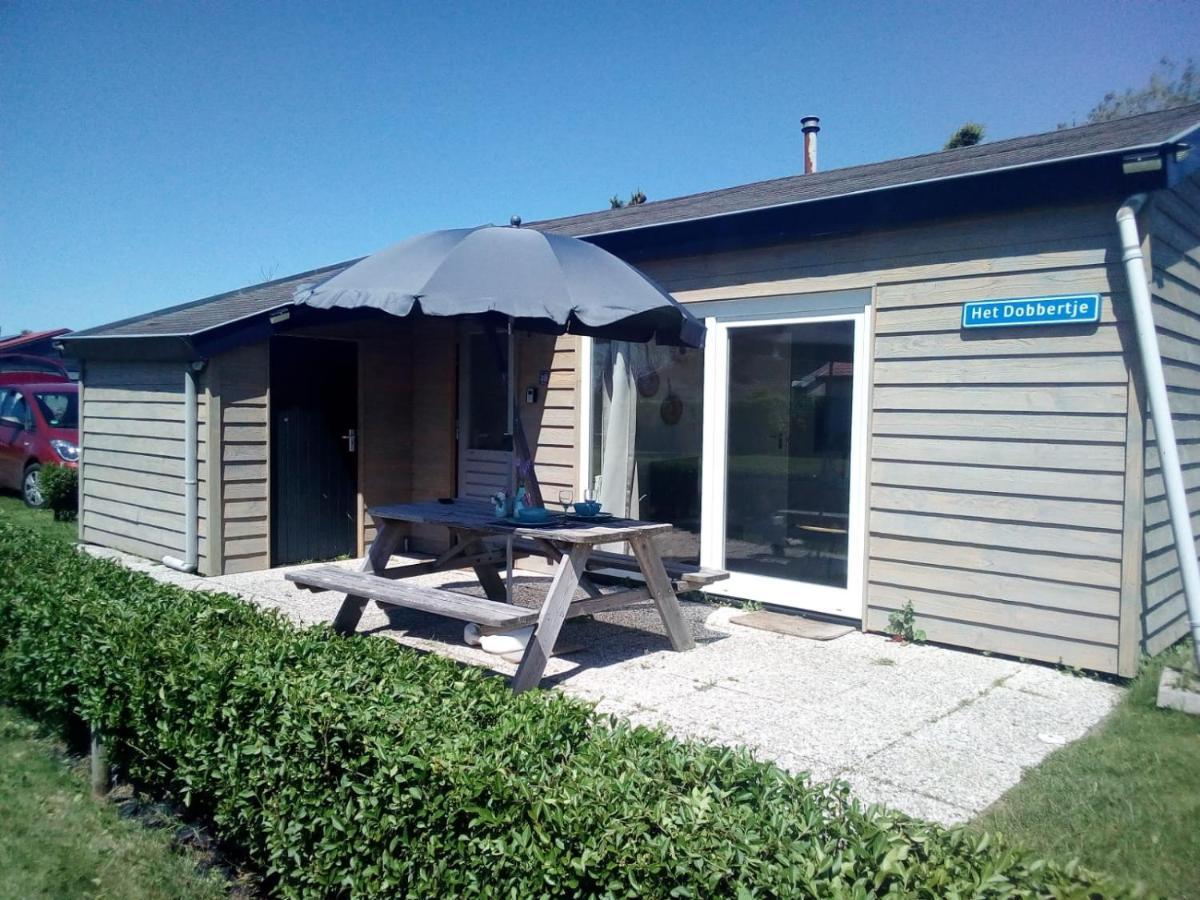 Het Dobbertje, Charmant Houten Huisje Sint Maartensvlotbrug Bagian luar foto
