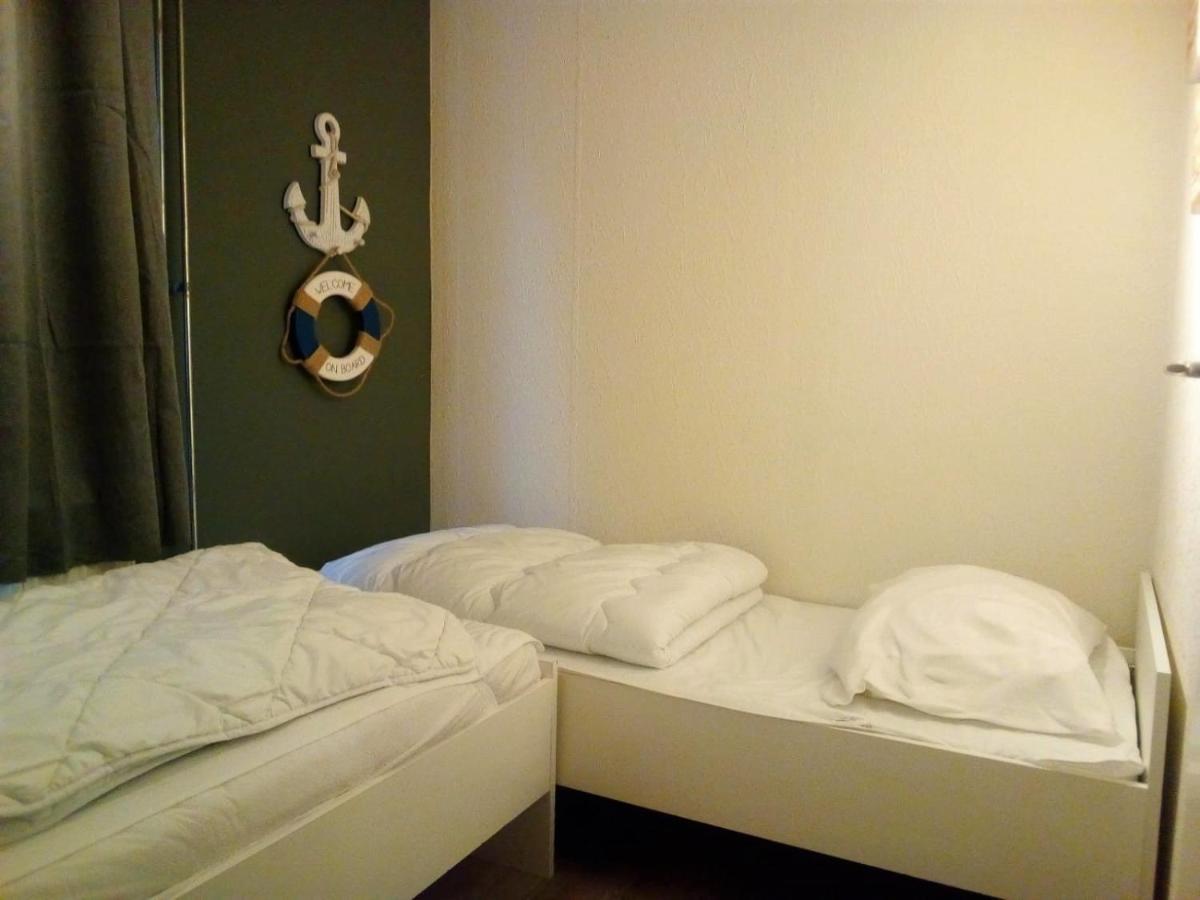 Het Dobbertje, Charmant Houten Huisje Sint Maartensvlotbrug Bagian luar foto