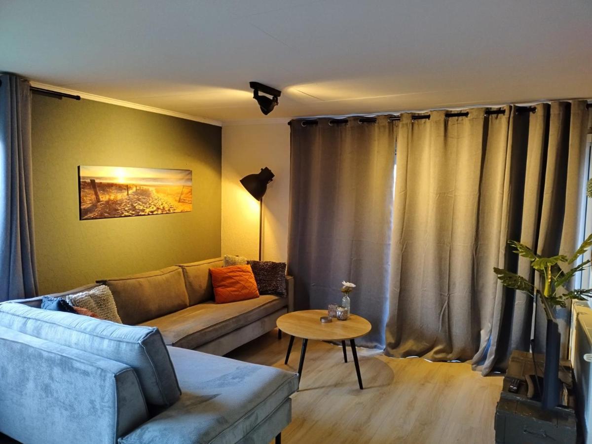 Het Dobbertje, Charmant Houten Huisje Sint Maartensvlotbrug Bagian luar foto