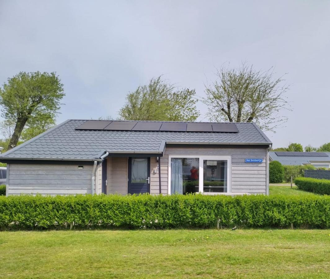 Het Dobbertje, Charmant Houten Huisje Sint Maartensvlotbrug Bagian luar foto