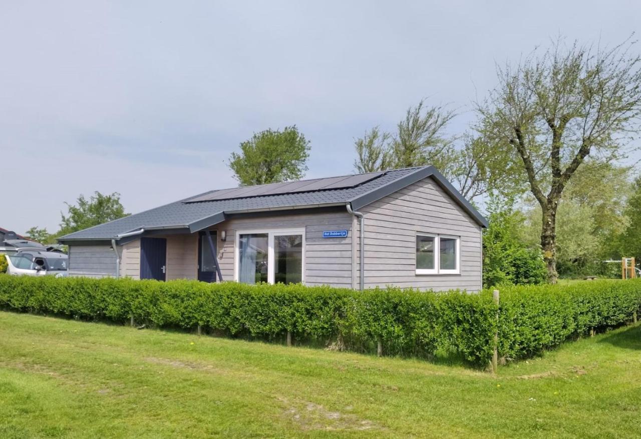 Het Dobbertje, Charmant Houten Huisje Sint Maartensvlotbrug Bagian luar foto